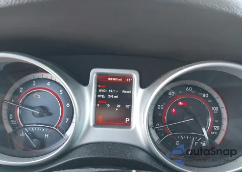 2015 Dodge Journey Sxt z USA, uszkodzony, nr VIN 3C4PDCBGXFT755196